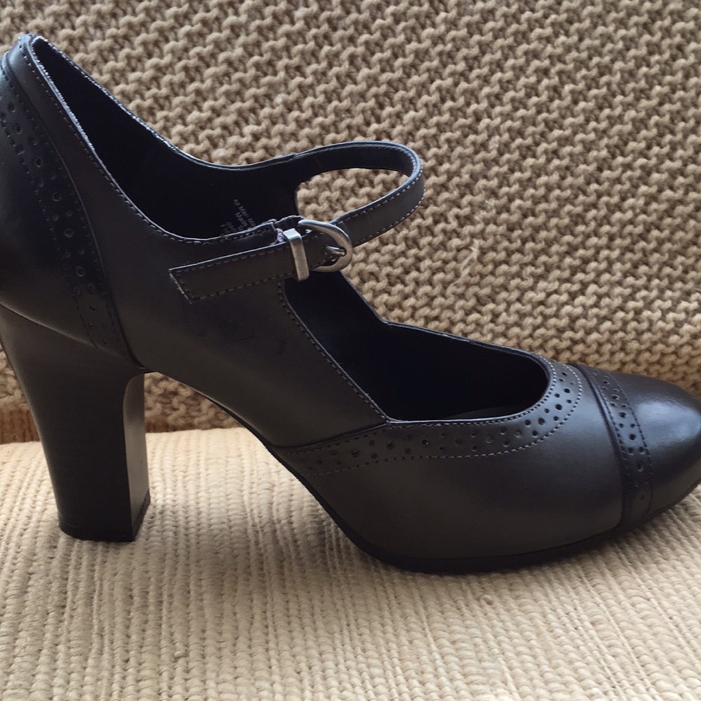 Woman's Shoes